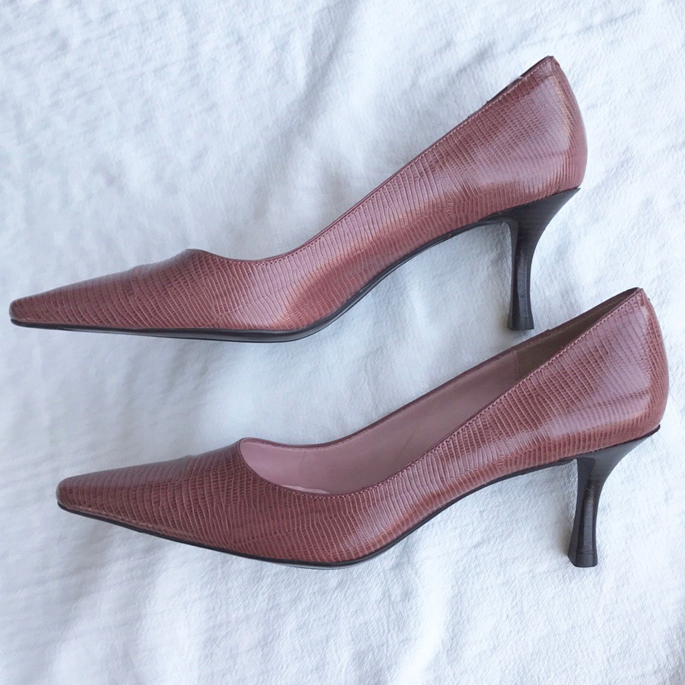 Cole Haan reptile print mauve heels size 8.5